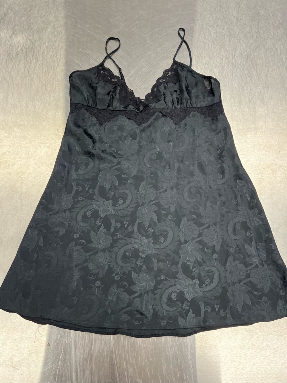 Adonna Black Floral Jacquard Lace-Trim Chemise Women’s Medium
